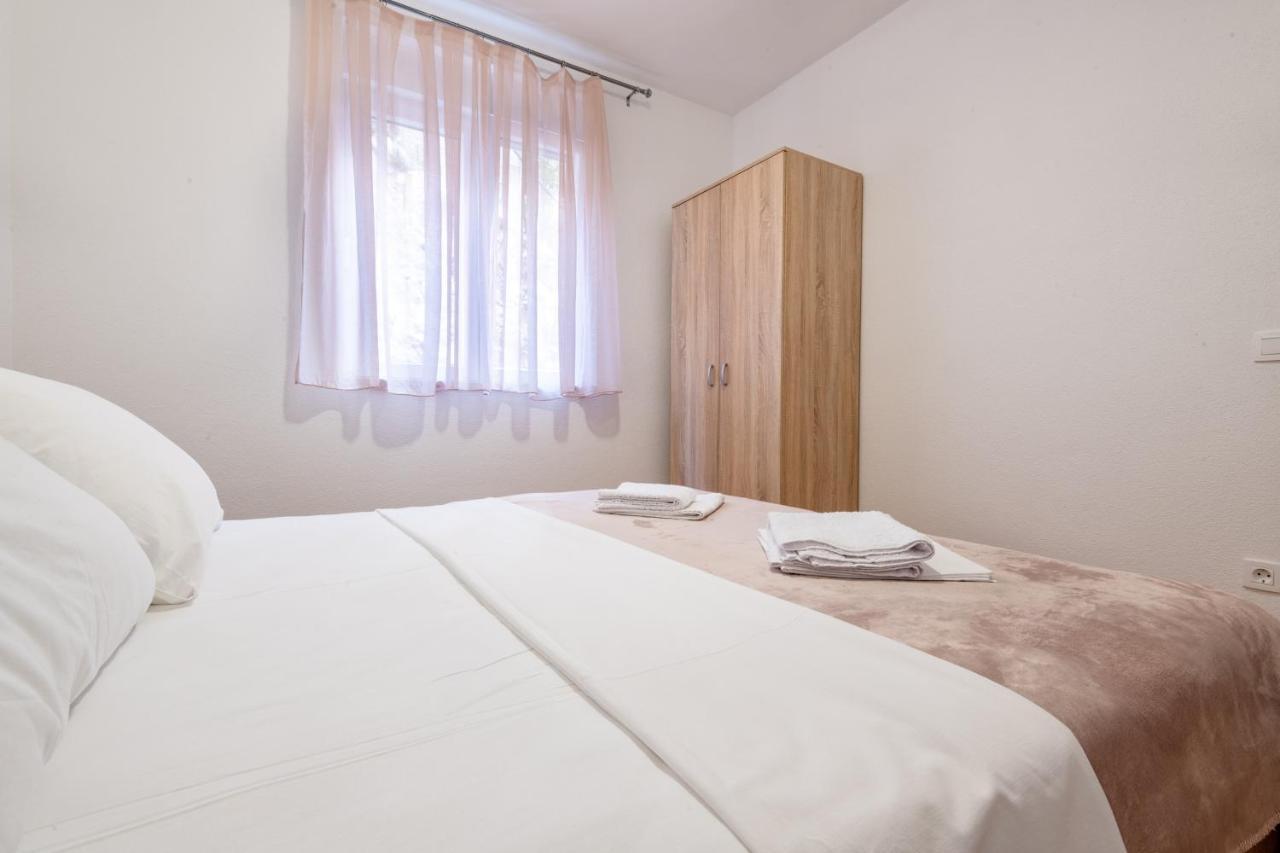 Apartments Glorija Неум Экстерьер фото